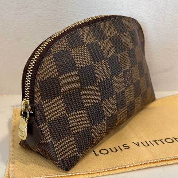 Louis Vuitton Cosmetic Pouch - Picture 2 of 13